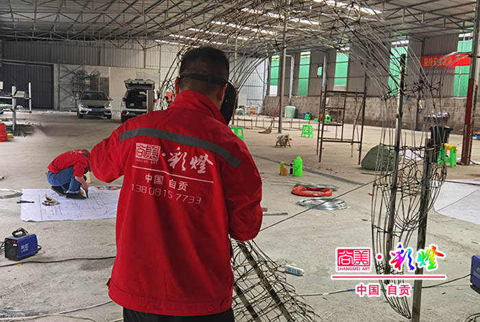 zigong lantern master's construction operation